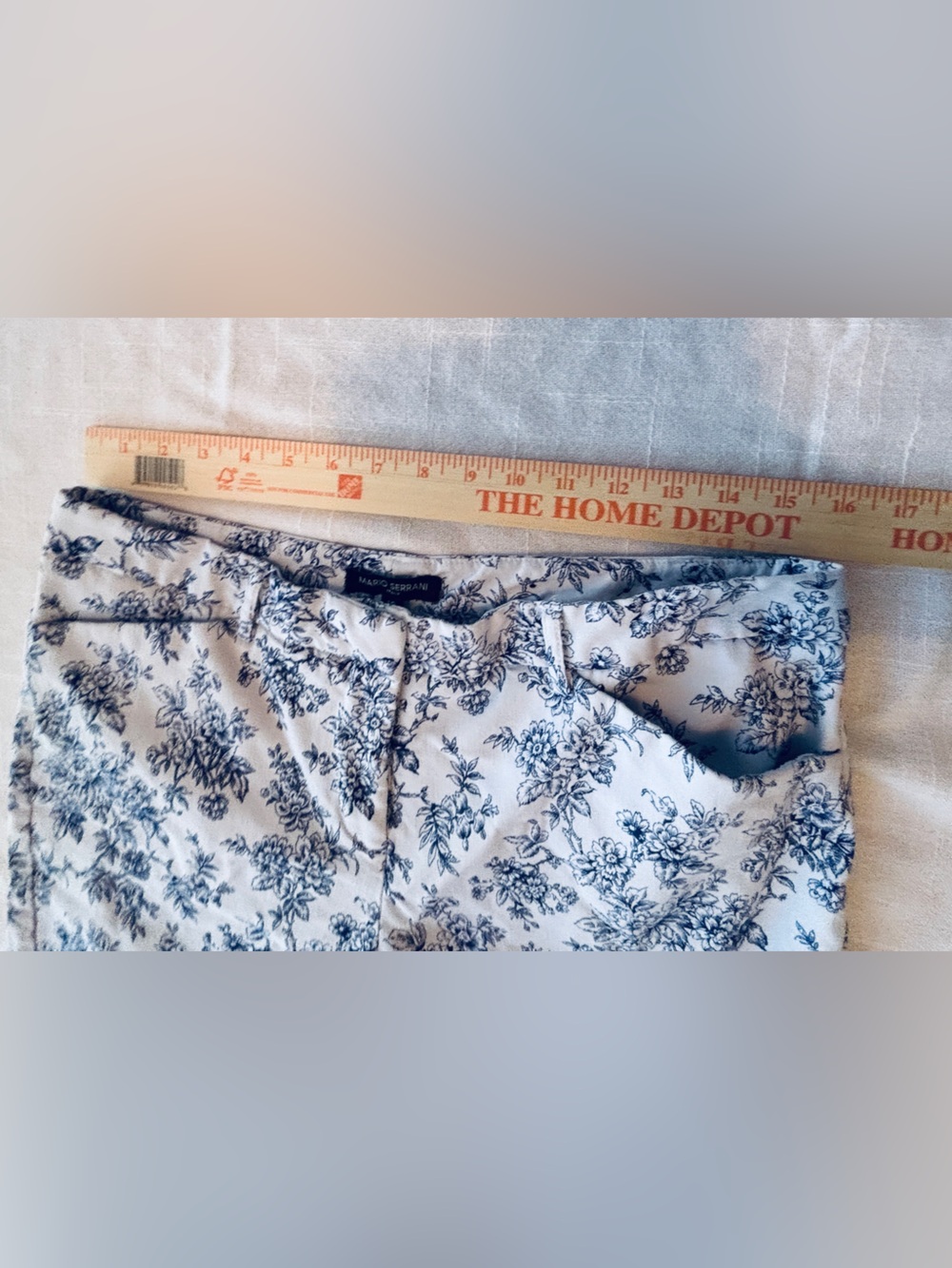 Mario Serrano Floral Blue & White Cropped Pants Women’s Size 12 - Picture 5 of 9